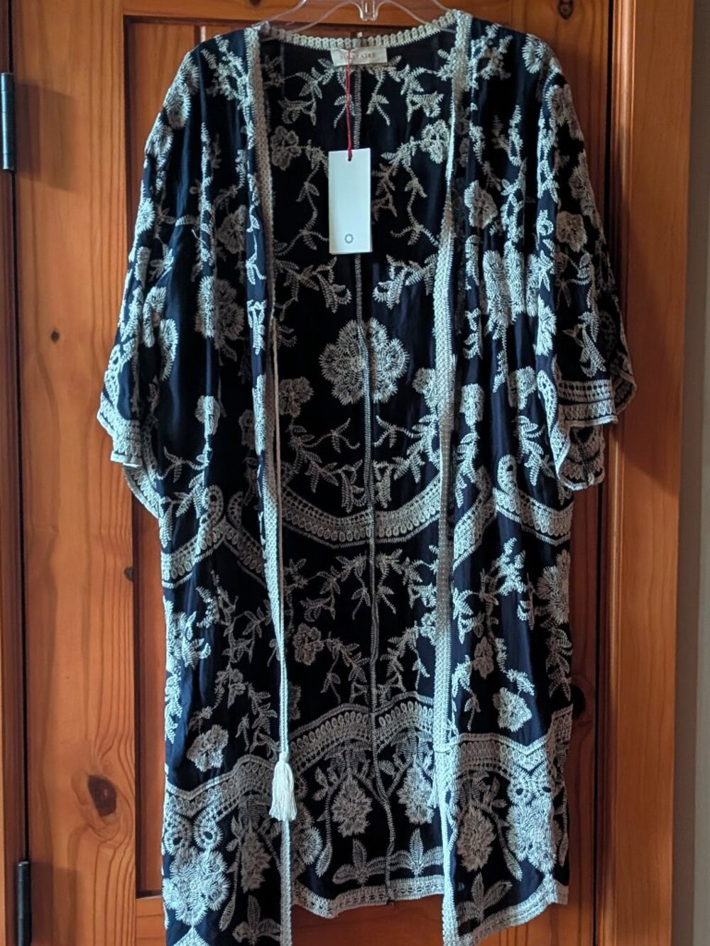 NWT Solitaire Bohemian Blue Floral Kimono